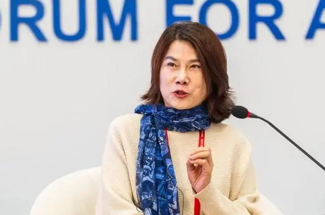 董明珠怒斥員工吃著碗里看著鍋里，董明珠名字打分，解析