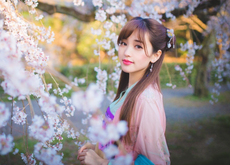 金莎帶00后男友上節目，金莎名字打分，解析