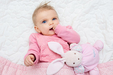 女孩起名:補(bǔ)水特別吉利的女孩名字