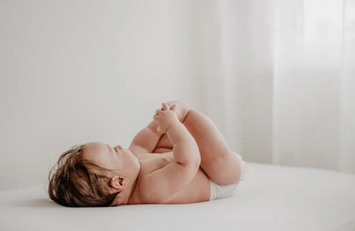 男孩起名丨蔣姓男孩寓意堅(jiān)強(qiáng)勇敢的名字